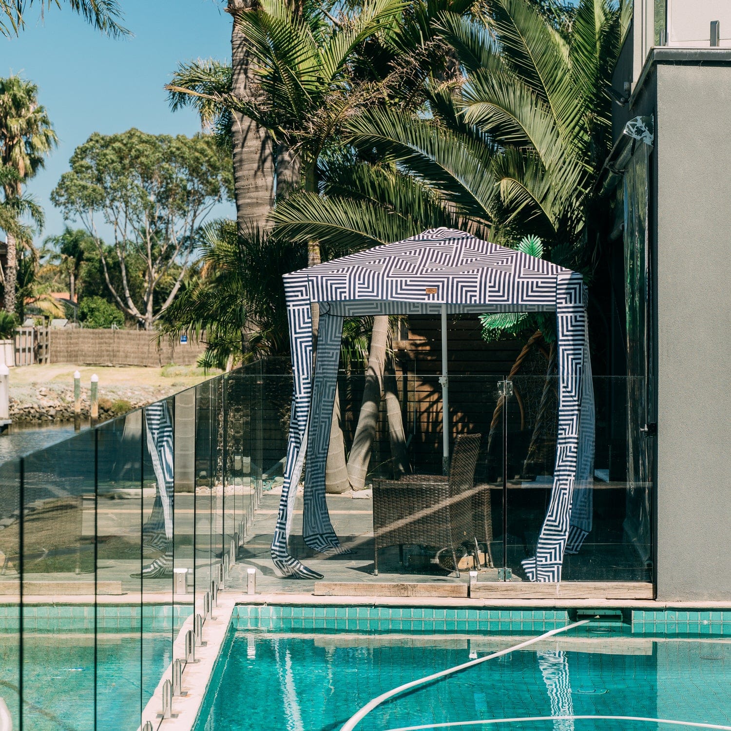 Portable Outdoor Beach Cabana with Carry Bag